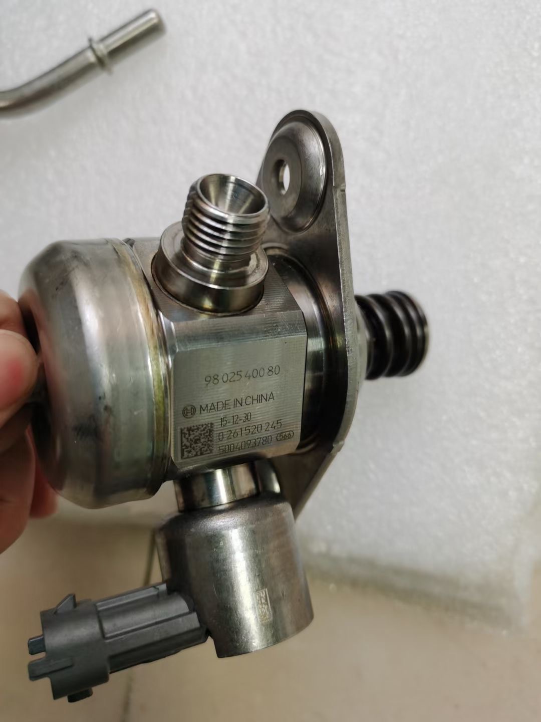 汽车高压燃油泵 9817670080 9802540080 0261520245 5c4z9a543a