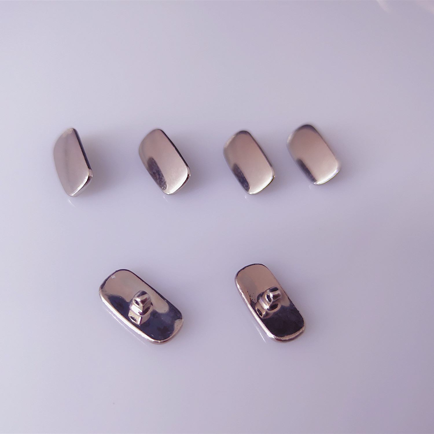 眼镜配件金属眼镜鼻托上螺丝款眼镜鼻托托叶不分左右的眼镜鼻托