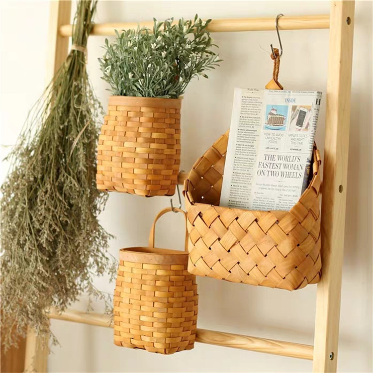 Hand-Woven Fir Chips Storage Basket Hanging Mini Basket Hanging Basket Wall Hanging