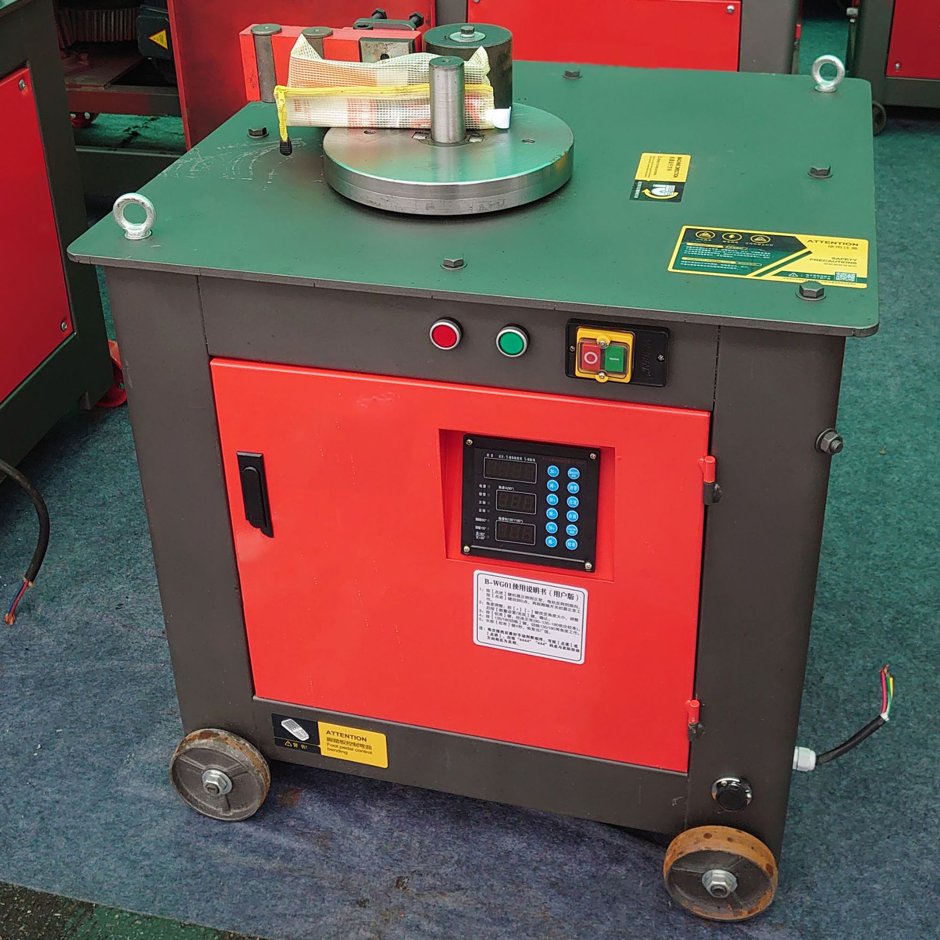 建筑工地用钢筋弯曲机 角度可调钢筋弯箍机 工程数控钢筋调直机