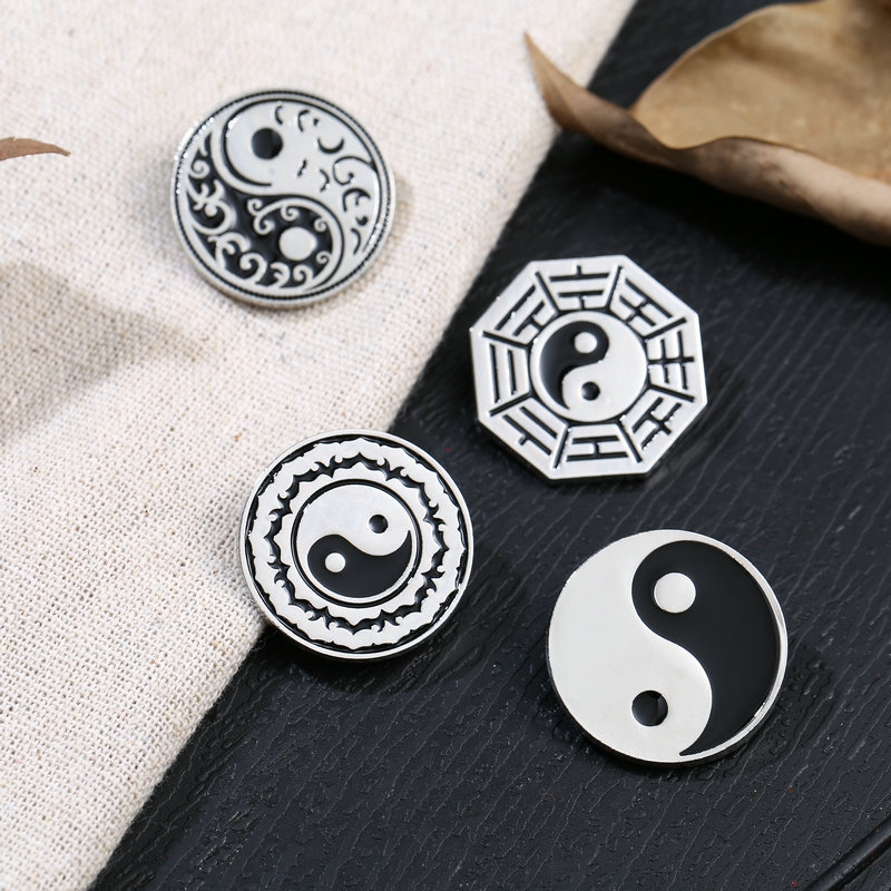中国文创道家文化太极八卦胸针 金属抛光镜面领针电镀银色刺马针