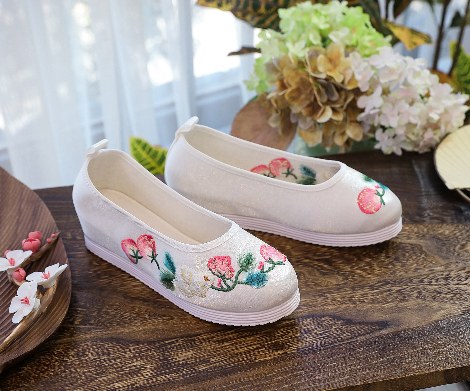 【汉服鞋】 刺绣唐宋元明清古装 复古平底绣花鞋女