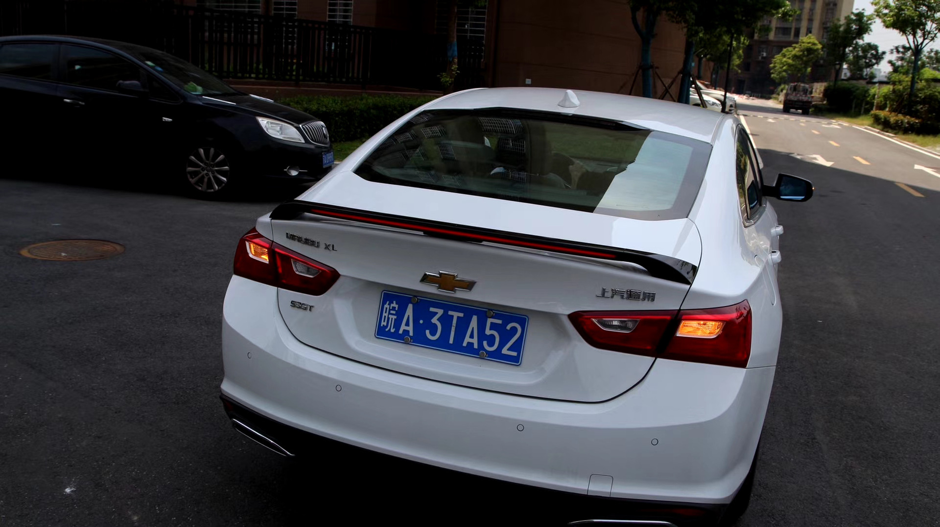 适用于迈锐宝xl改装贯穿灯尾翼带灯汽车流光尾翼