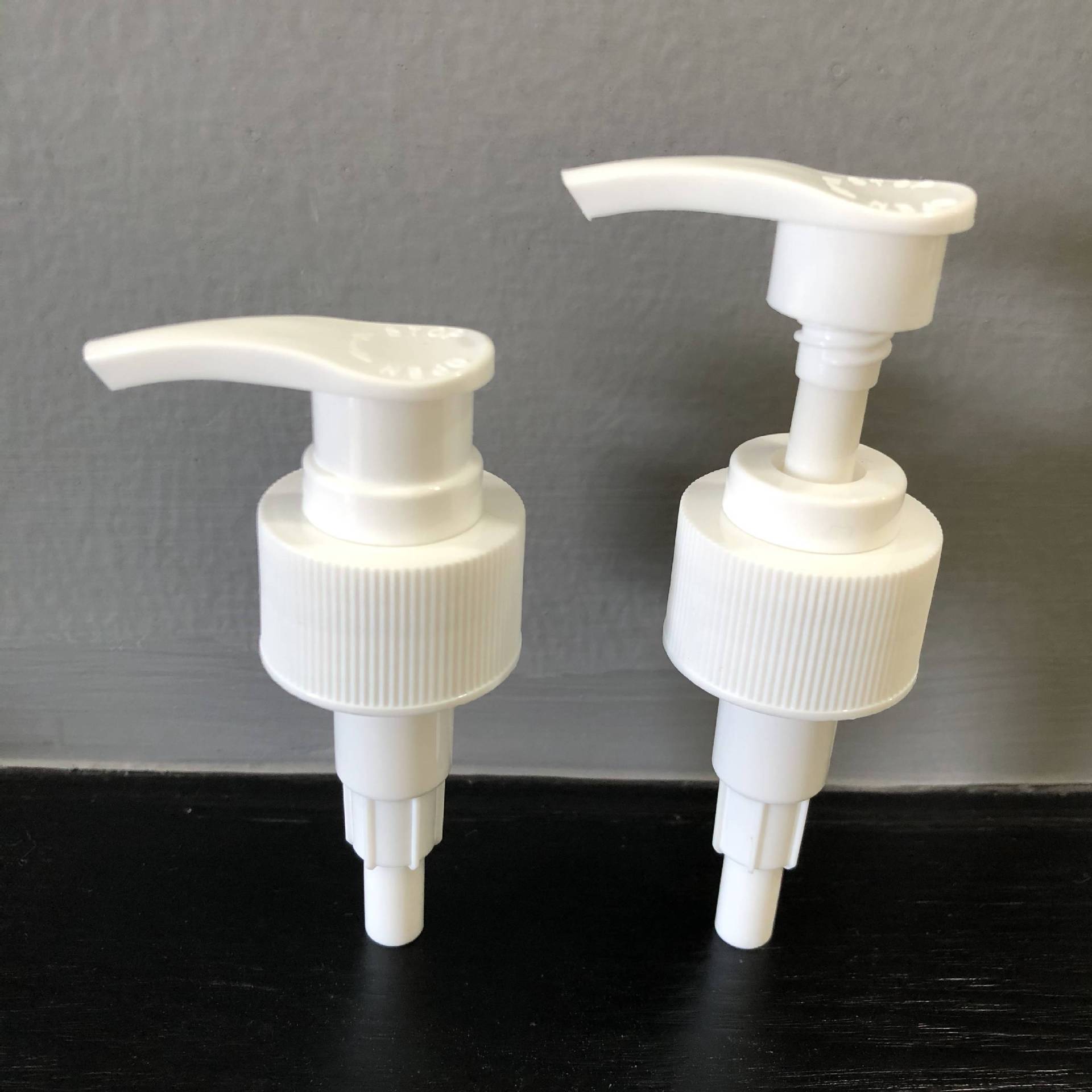 28牙洗手液泵头 沐浴露洗发水乳液按压泵 塑料喷头