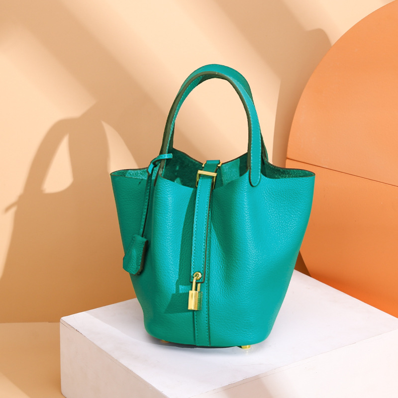 秋冬菜篮子女包水桶包头层牛皮手提包2020新款潮百搭大容量手提包