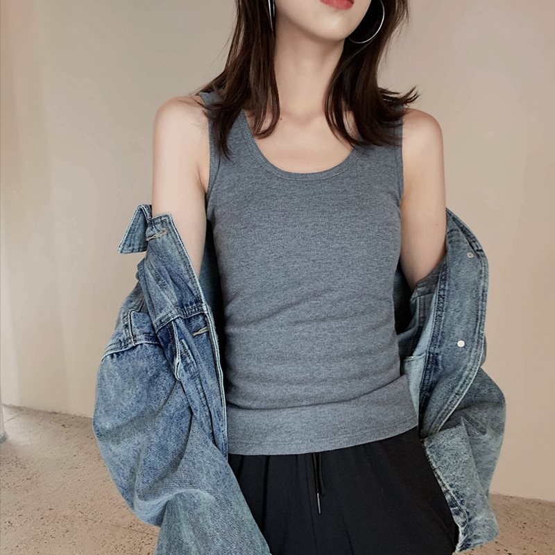 性感小背心女图片