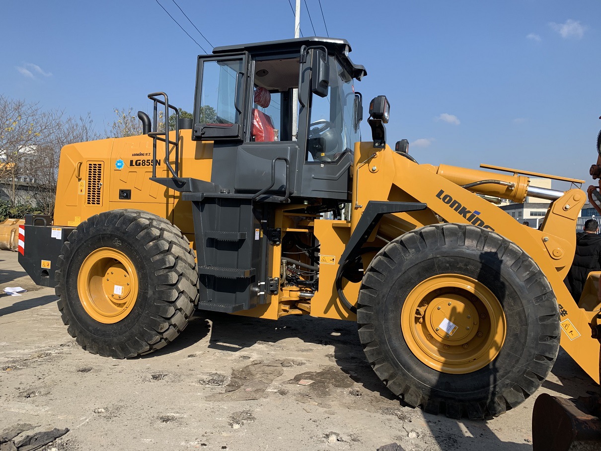 出售龙工lg855n装载机 九成新库存车
