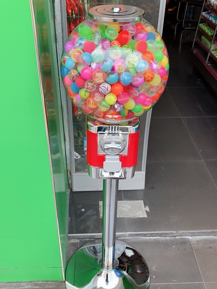 广场超市商用投币一元弹力球自动贩卖机大小型儿童游乐设备扭蛋机