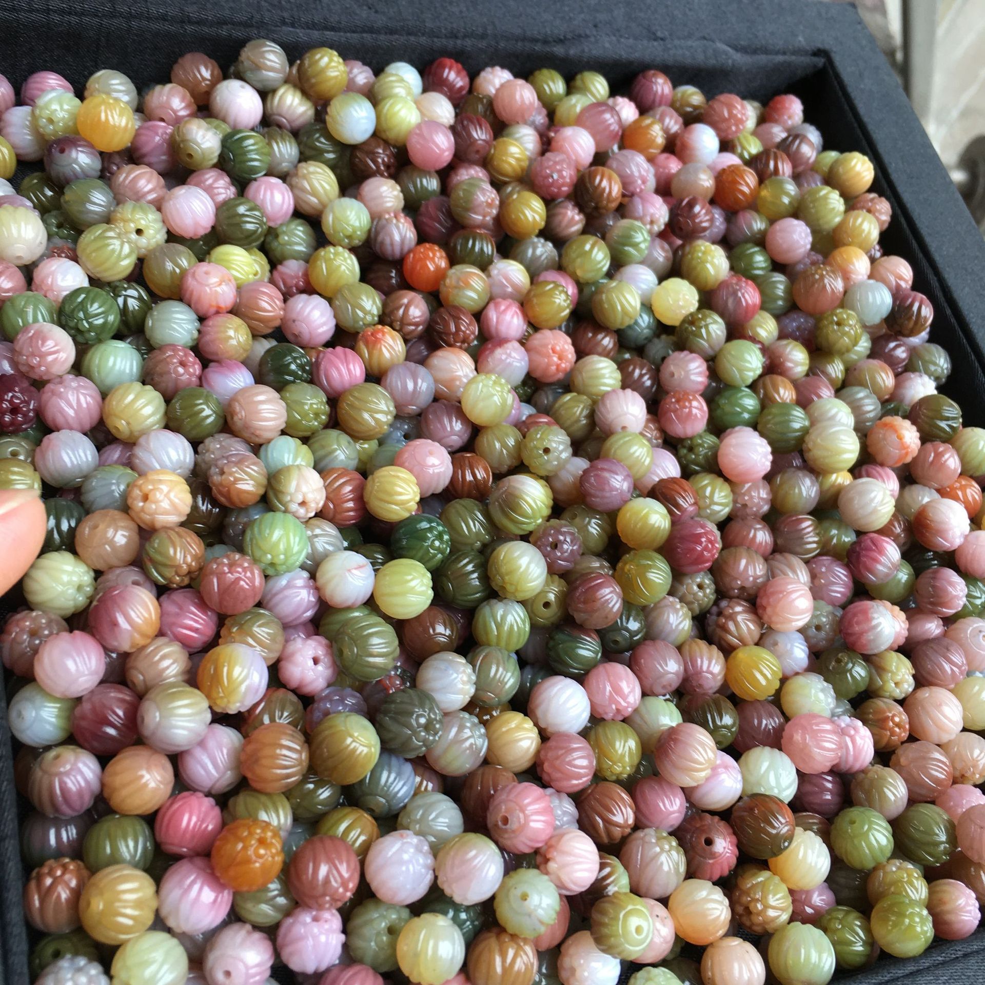 盐源玛瑙8mm莲花珠单珠散珠盐源玛瑙雕刻莲花珠108佛珠