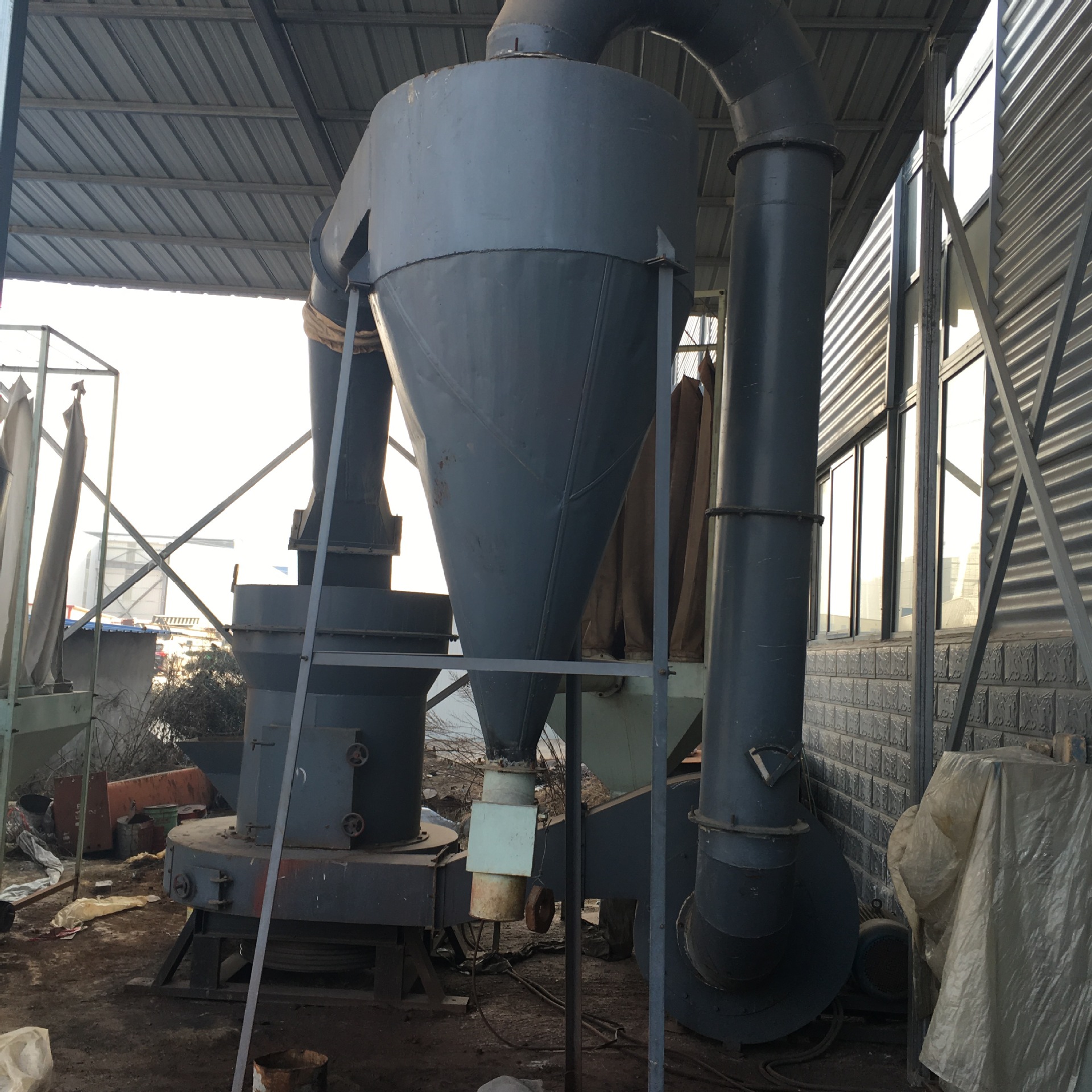 供应新型河卵石磨粉机超细制砂机河卵石磨粉设备工业用雷蒙磨