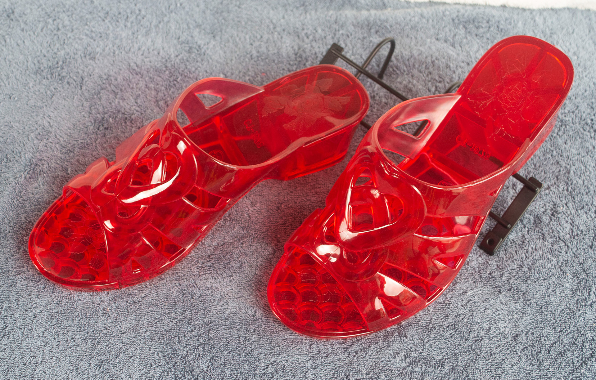 水晶中跟拖鞋女夏季果冻透明水晶材质一字拖鞋厚底室内外穿女拖