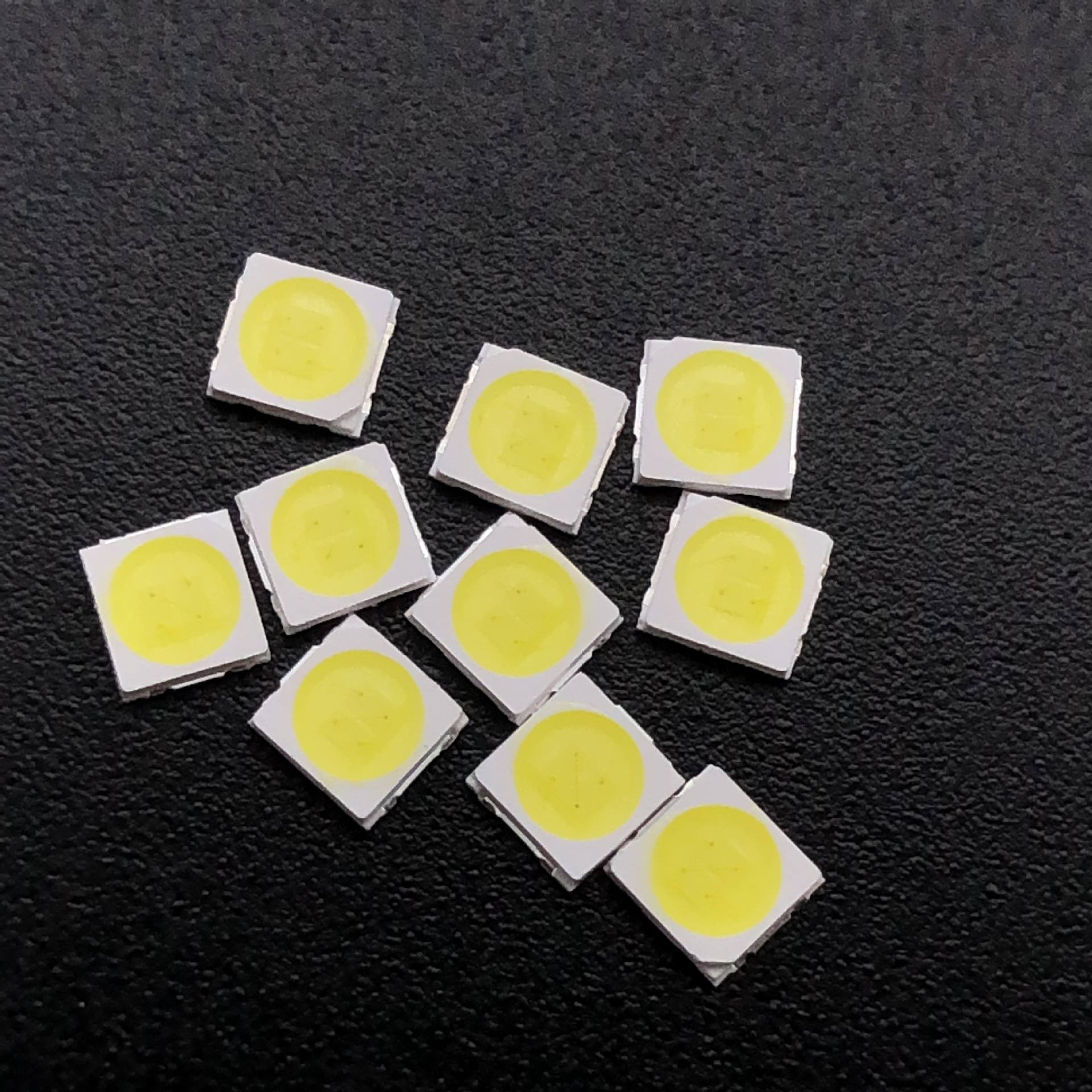 3030灯珠 晶元芯片26*30mil*2 3030晶元1w 3v 6v灯珠 140-150lm