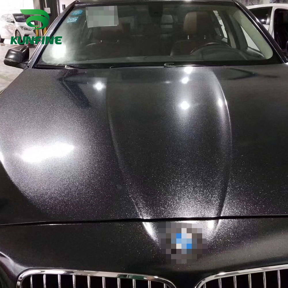 2.使用热风枪可以使车膜更加柔软,并有助于去除皱纹,从而有助于安装.