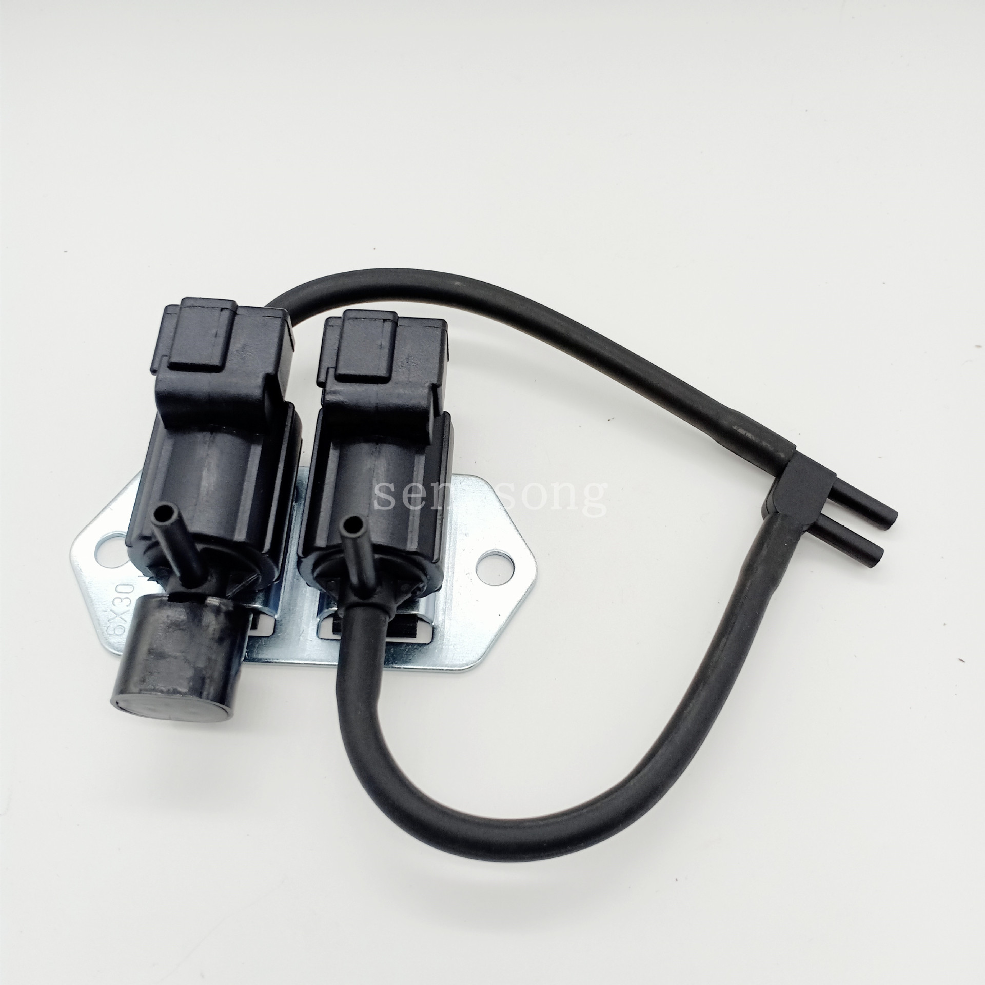 适用三菱帕杰罗l200 电磁阀真空开关k5t81794 mb620532 mr430381