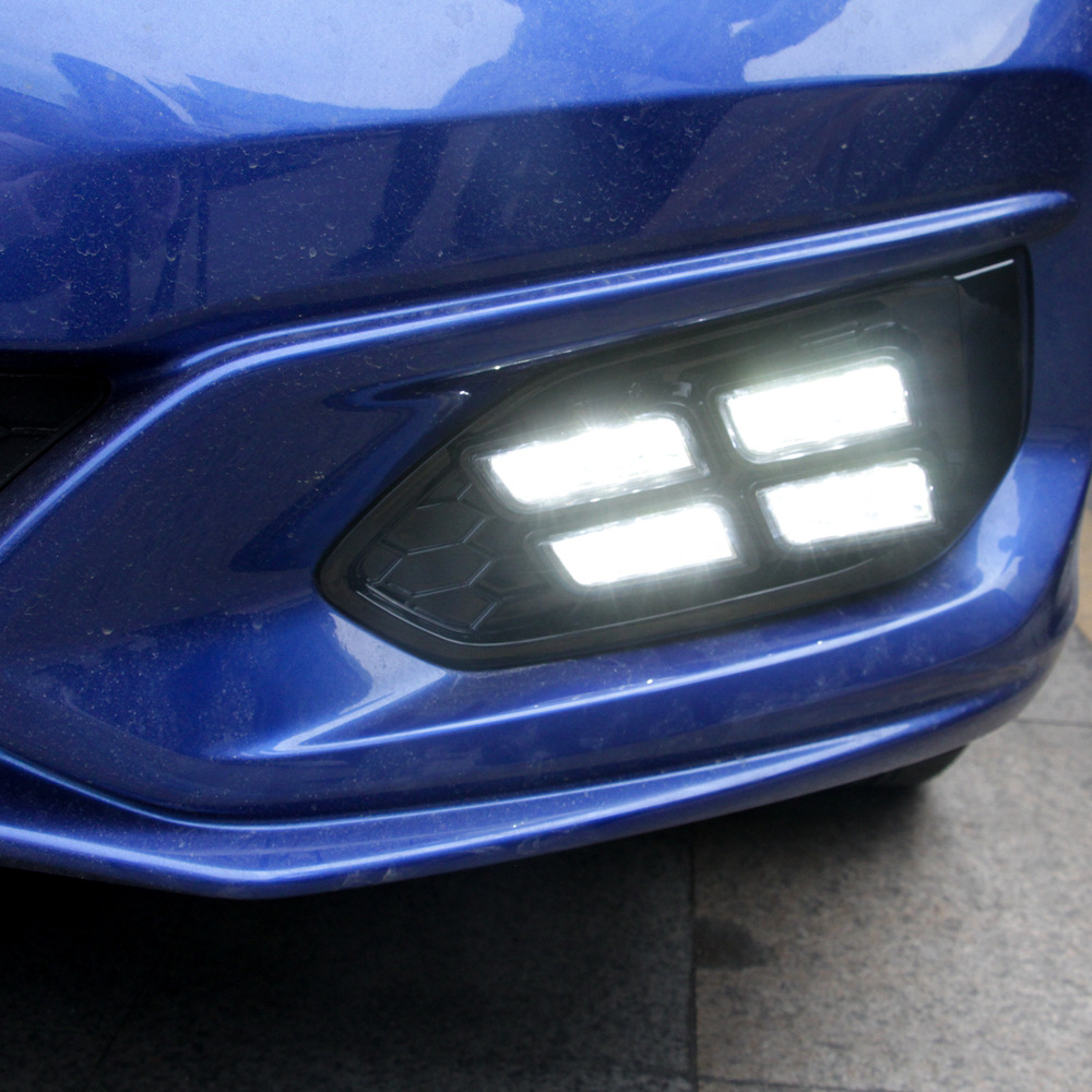 适用于17-18年 本田 飞度 或 jazz 四眼 单色 日间行车灯专车专用