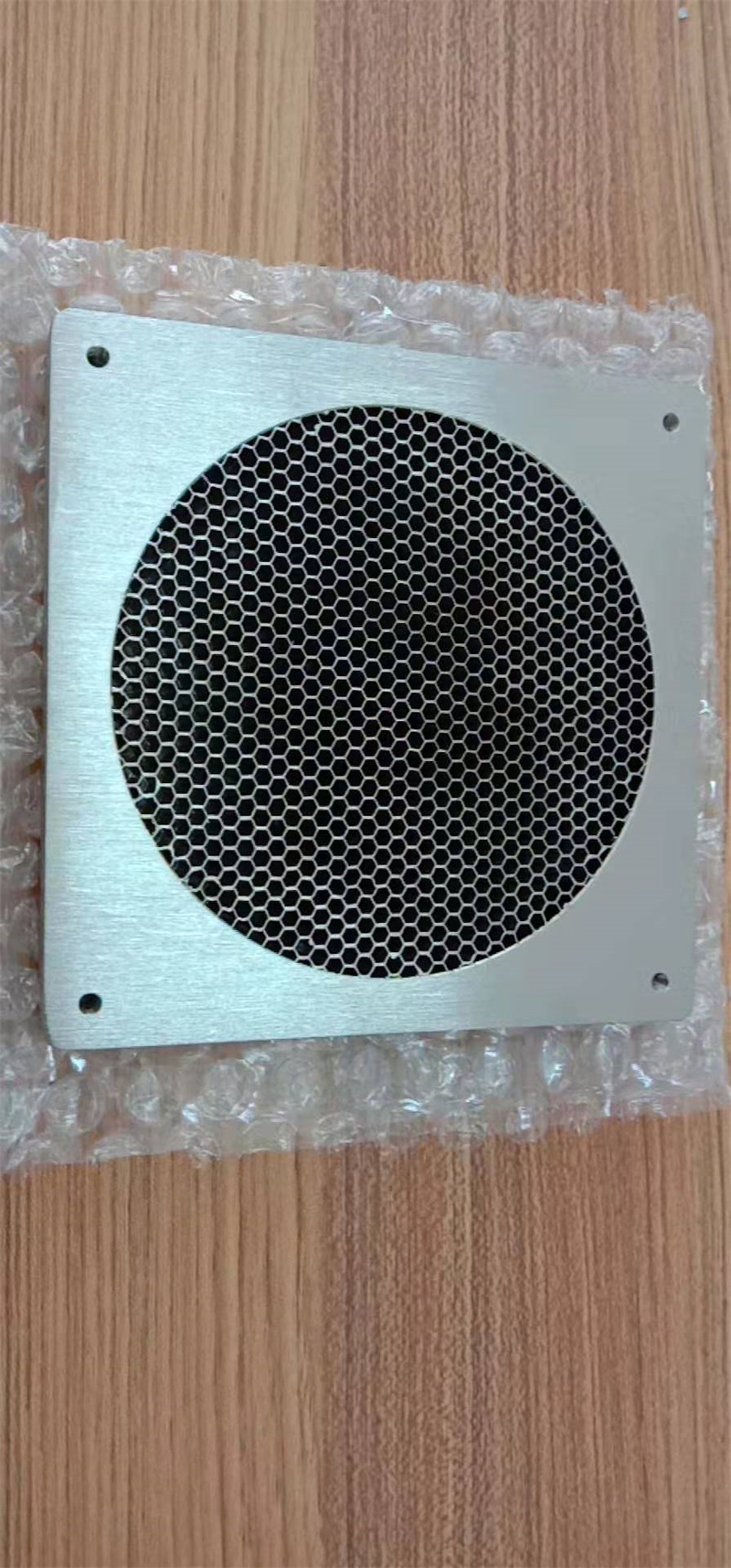 316l材质电磁屏蔽波导窗,通风板表面拉丝处理 (2).jp