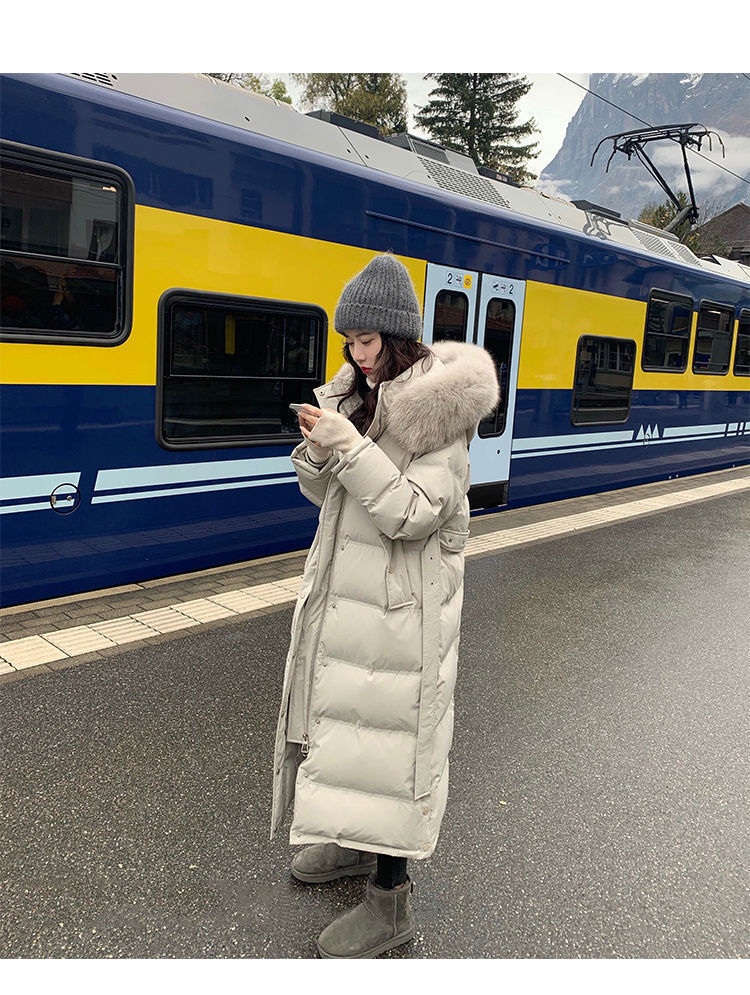 90白鸭绒网红羽绒服女ins潮新款女长款过膝加厚狐狸毛领收腰外套