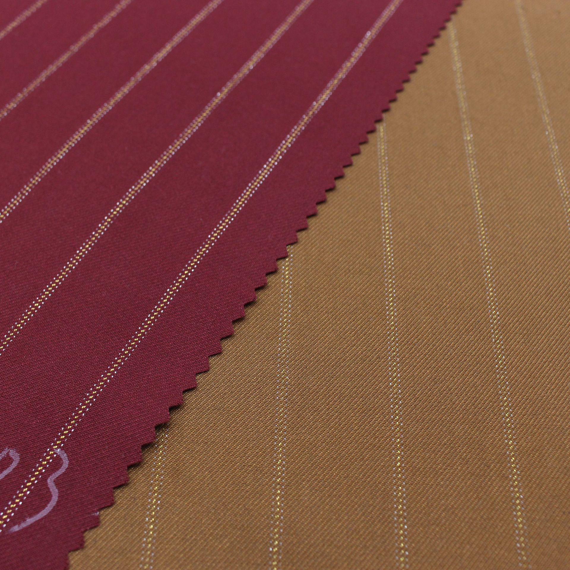 薄款tr弹力金丝条纹 西装面料 梭子精仿西装布料批发供应