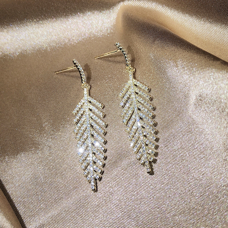 Sterling Silver Needle Earrings Internet Celebrity Female Temperament Day Korean Earrings Wholesale 2019 New Trendy Cold Ear Studs Ornament