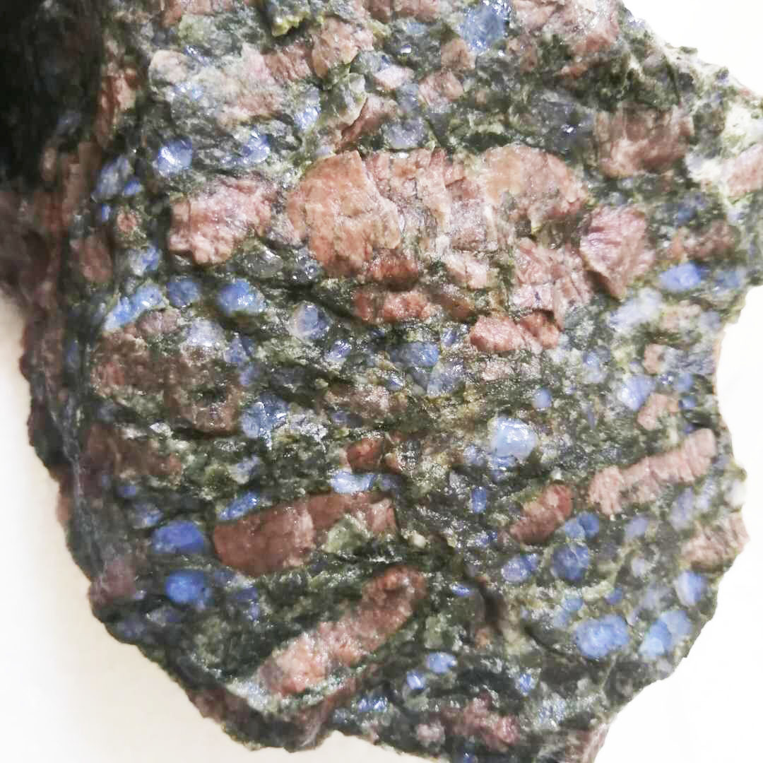 天然蓝闪石原石 矿物标本 大块原石雕刻料批发