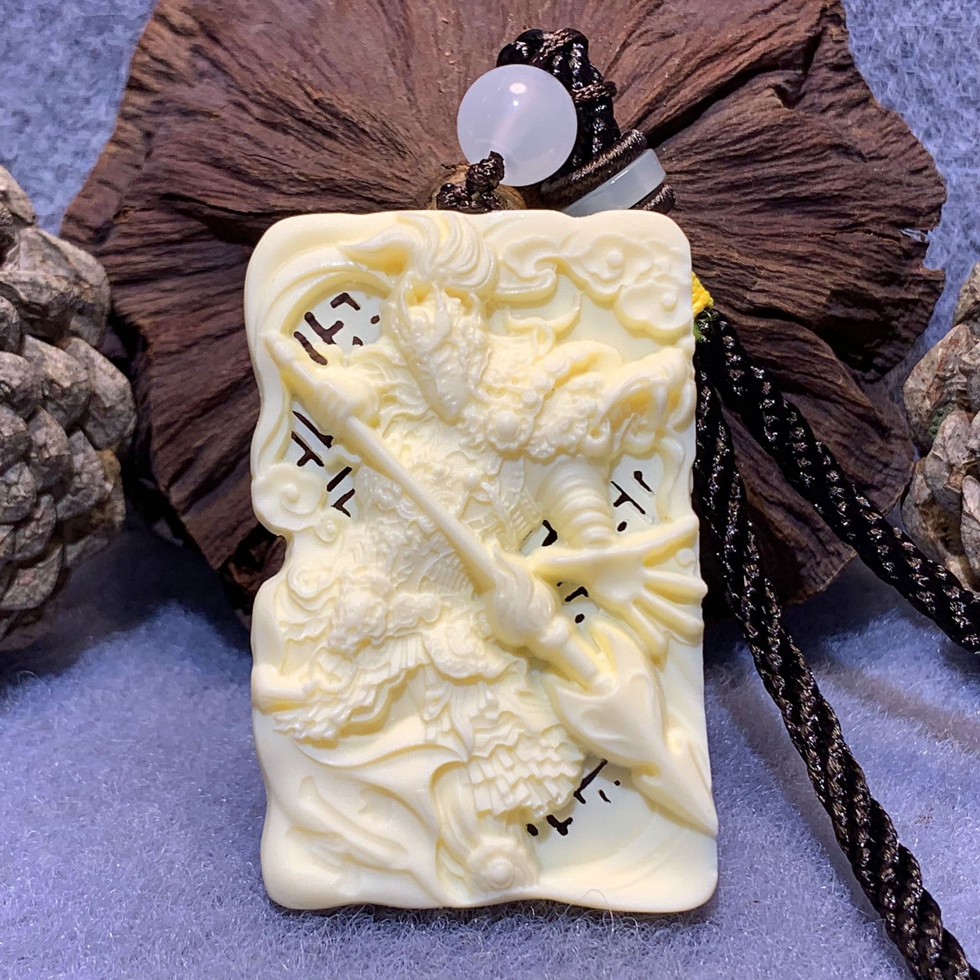 专供地摊货源 象牙果461吊牌 雕刻常胜将军挂件 创意赵云车挂吊坠