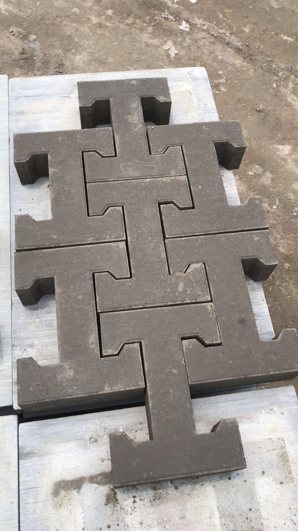 护坡砖河道专用 混凝土机制连锁块 市政水利工程工字护坡砖可定制