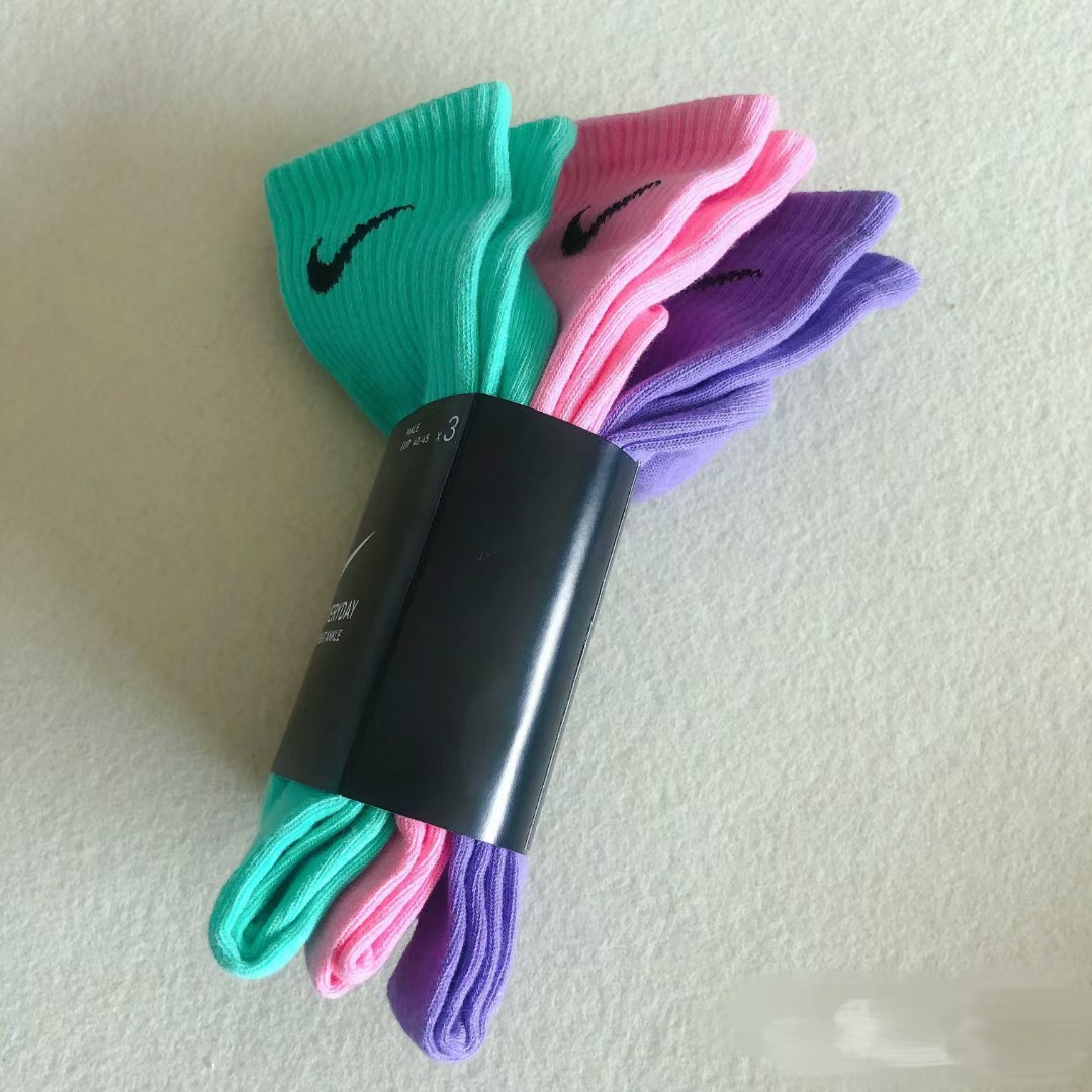 新款耐克纯棉男女都有钩子袜子耐克袜子高筒休闲时尚网红袜子厂家