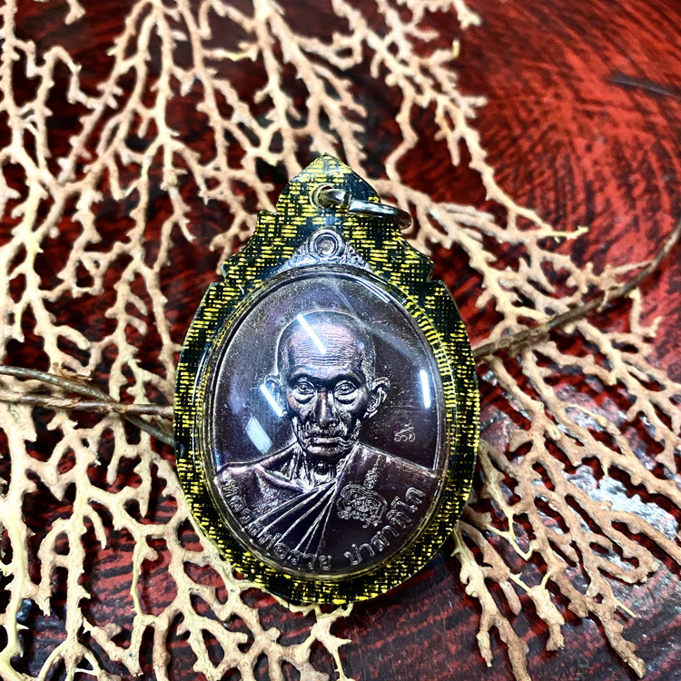 舍玛商贸2560龙婆瑞大师自身后冠兰鸡含黑金壳及d卡包邮泰国佛牌