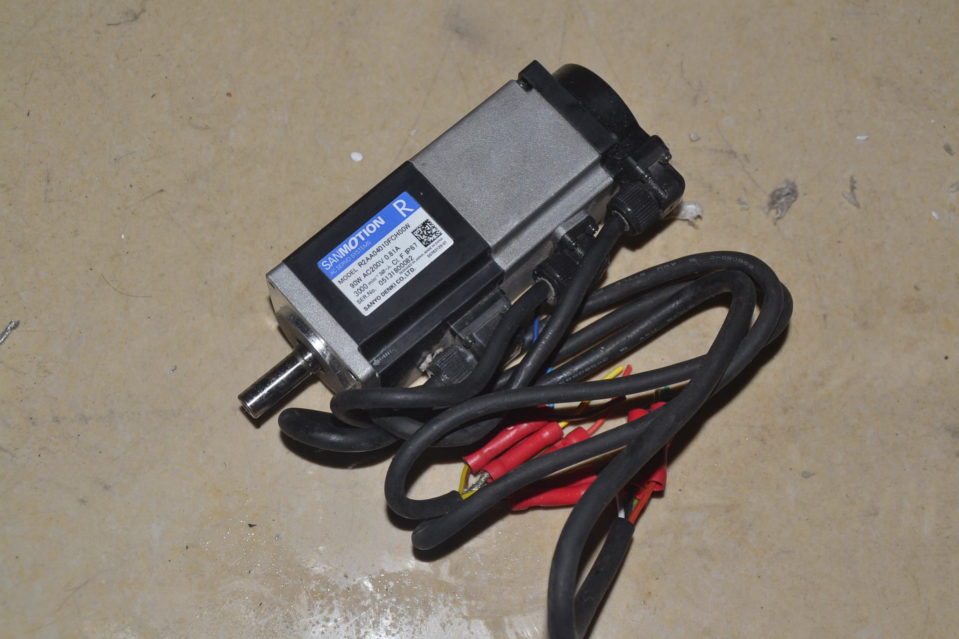 三洋rs2a01a0a r2aa04010f00w 带刹车伺服电机