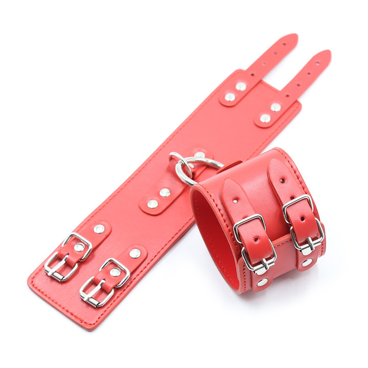成人情趣女用绑手脚玩具 铁环女性用品皮革红色手铐 性感另类调情