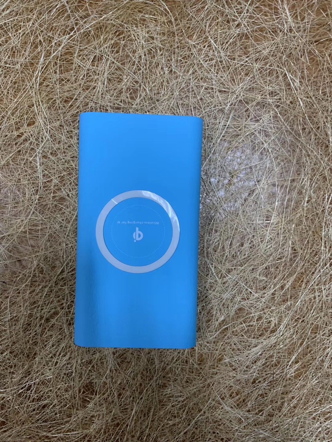 新款qi无线充电宝10000毫安手机无线快充移动电源充电宝厂家批发