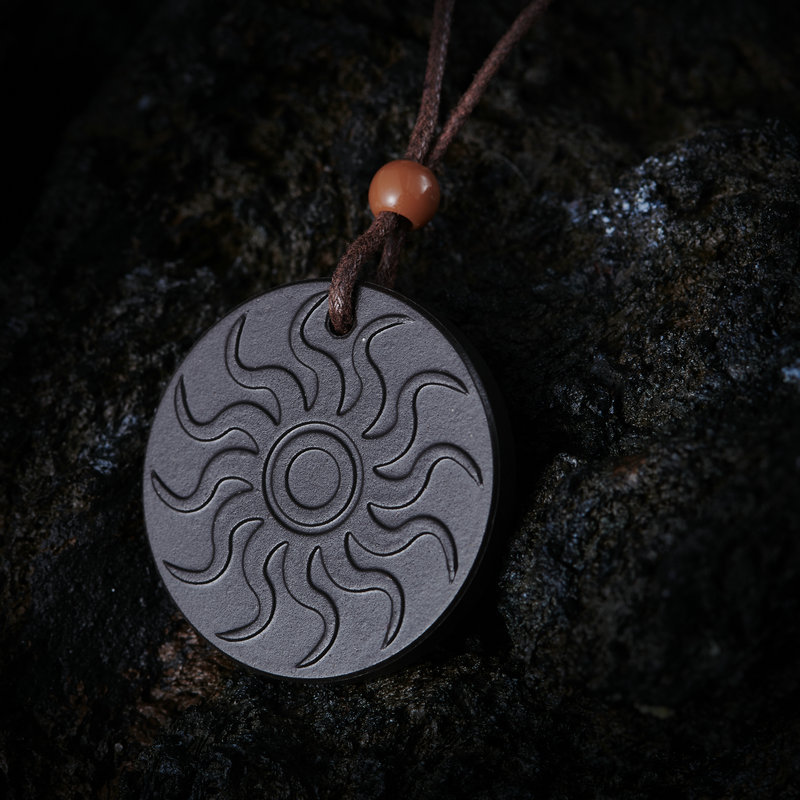普通太阳光能量石吊坠 火山石能量吊坠 送礼佳品雕刻能量石吊坠