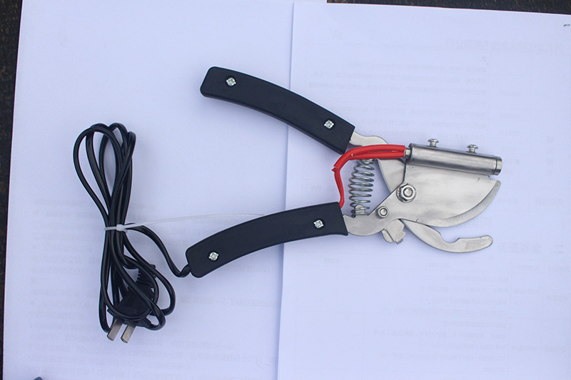 仔猪电热断尾钳 电热剪尾钳止血电动尾巴钳小猪电加热剪尾钳养殖