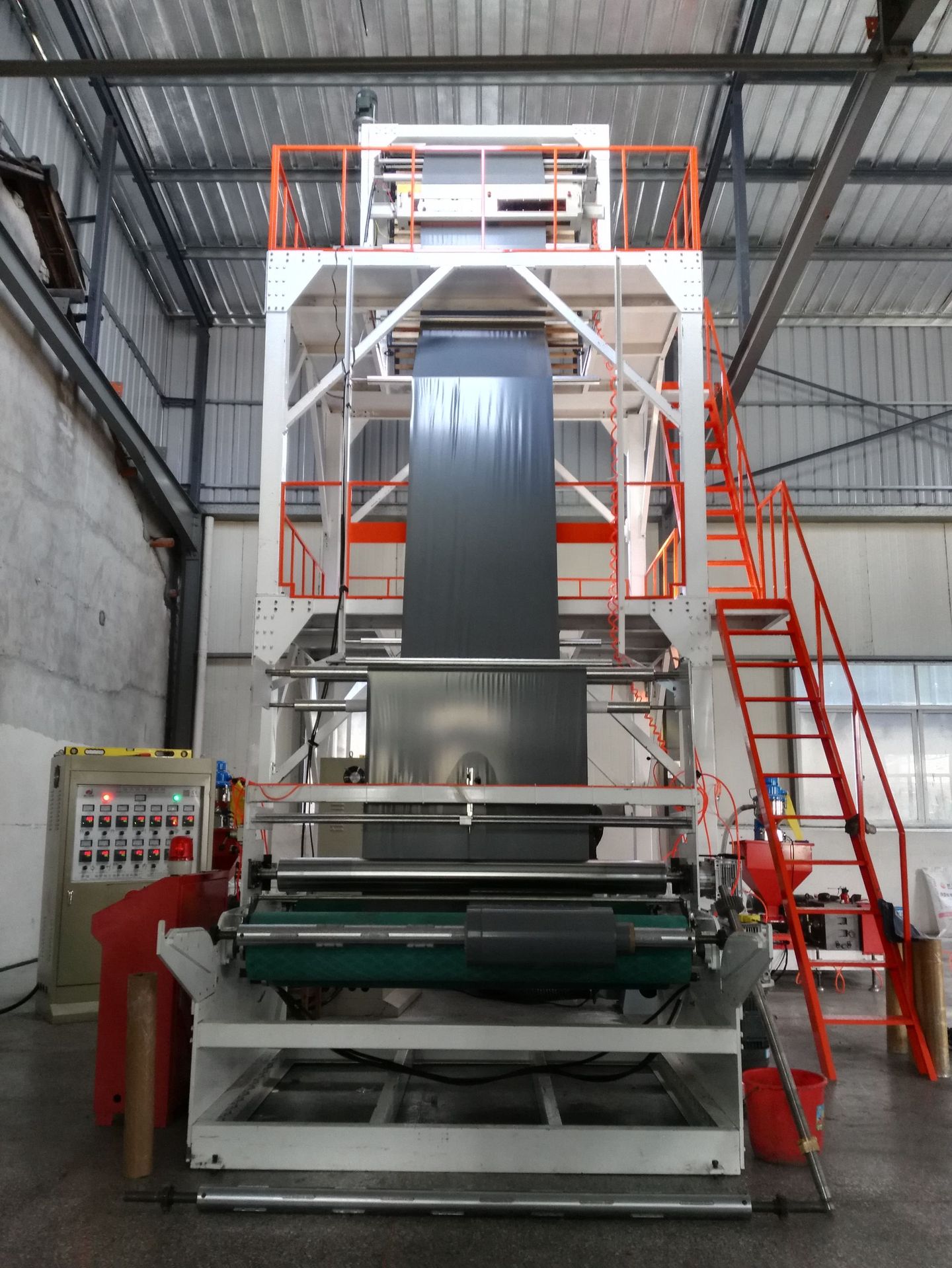 降解料三层供挤 吹膜机