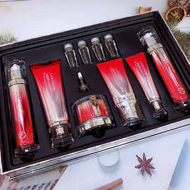 莱芙诗露富勒烯玻尿酸皙润小红瓶修护保湿套装