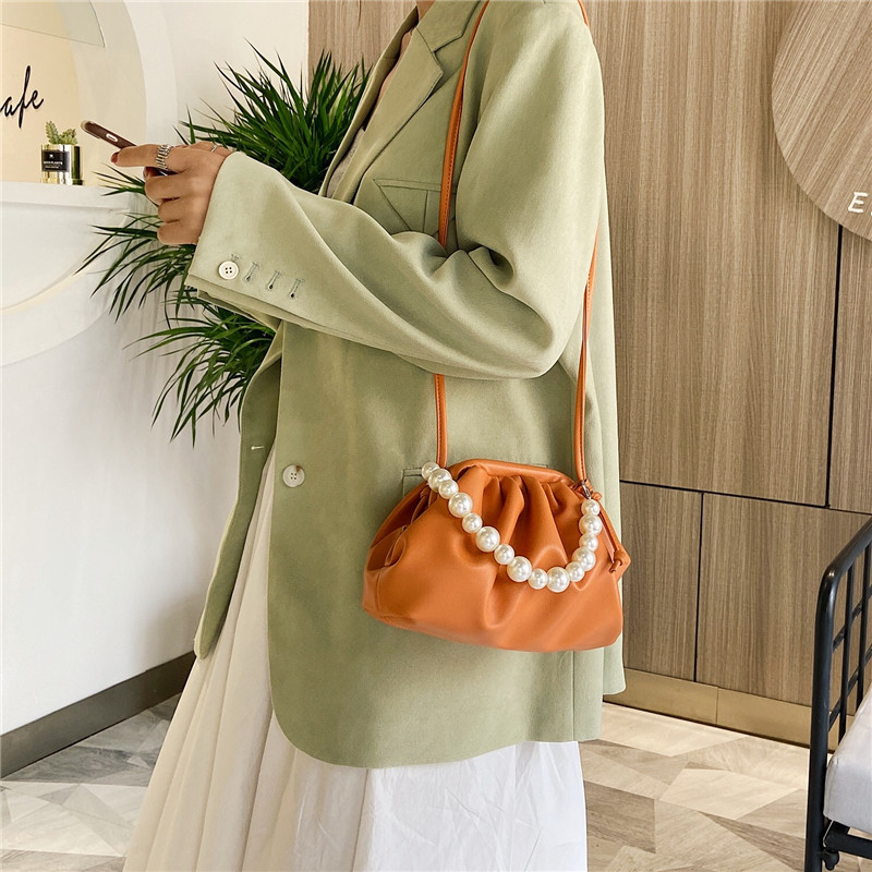 Pleated Small Bag 2020 New Fashion European and American Fashion Pearl Hand Messenger Bag Western Style Clip Shoulder Bag