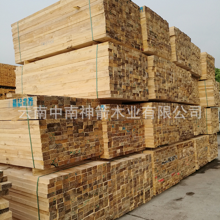 松木方价格俄罗斯白松方木 规格齐全工地专用木方条 质量稳定