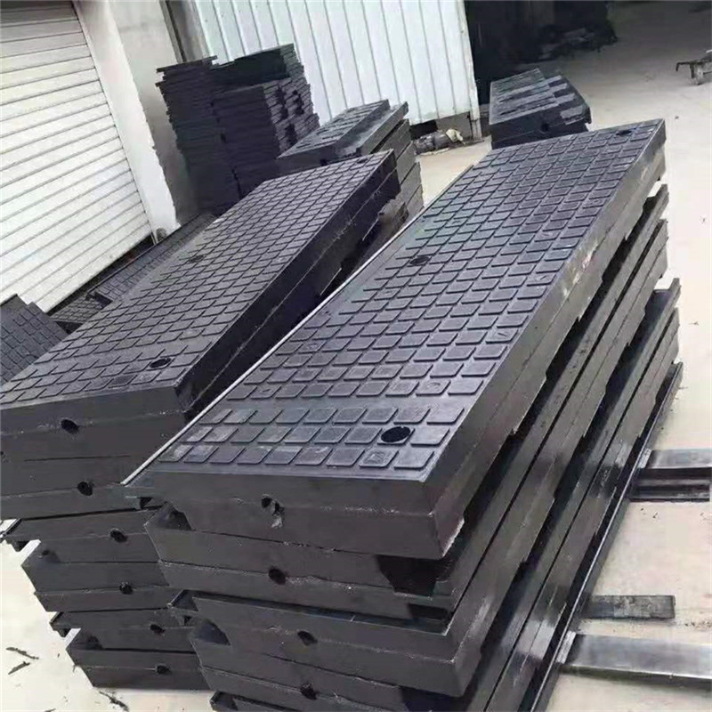 铁道嵌丝铺面板p50橡胶道口板火车道用铁路橡胶道口板