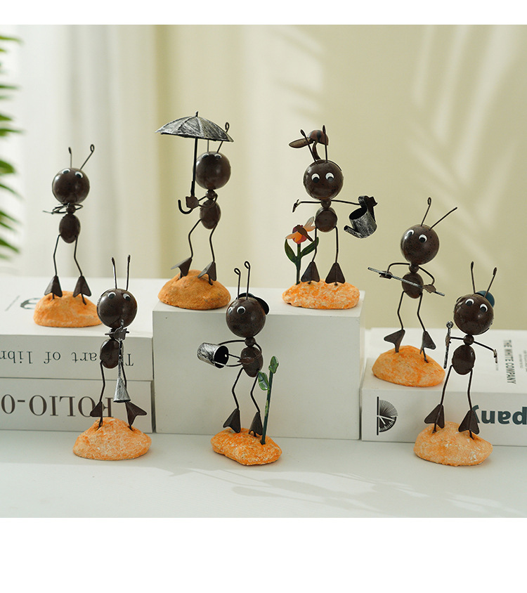 唱歌蚂蚁,扛铁锹蚂蚁,弹吉他蚂蚁,吹喇叭蚂蚁,放风筝蚂蚁,打伞蚂蚁