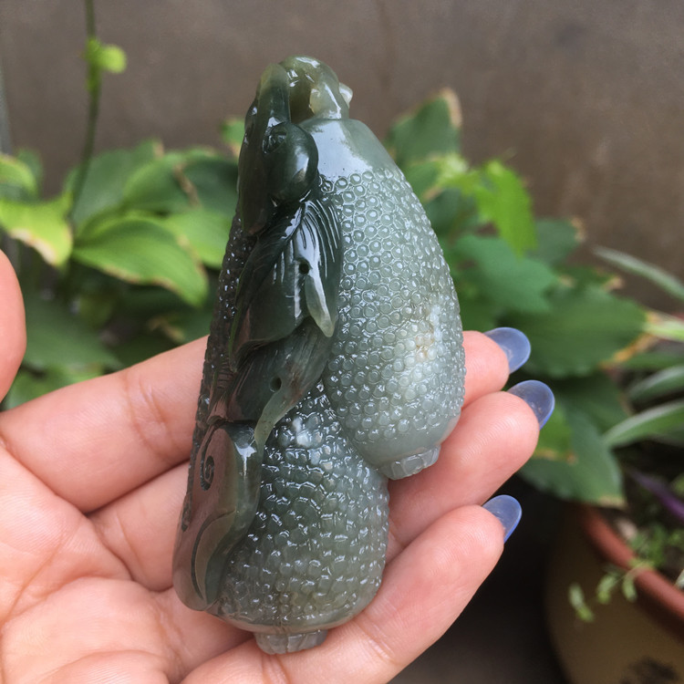 天然 新疆和田玉 籽料 带翠 俏色巧雕 沙枣青 飞黄腾达 玉器把件