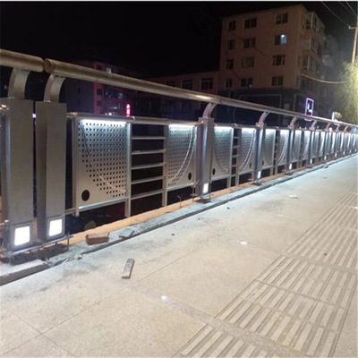 钢板立柱304不锈钢立柱 电镀喷塑立柱 桥梁隔离防撞护栏配件厂家