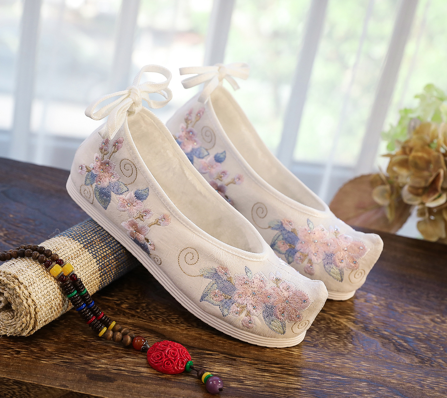 冬款汉服鞋内里加绒 棉鞋 弓鞋 国风古装女士绣花布鞋 翘头鞋