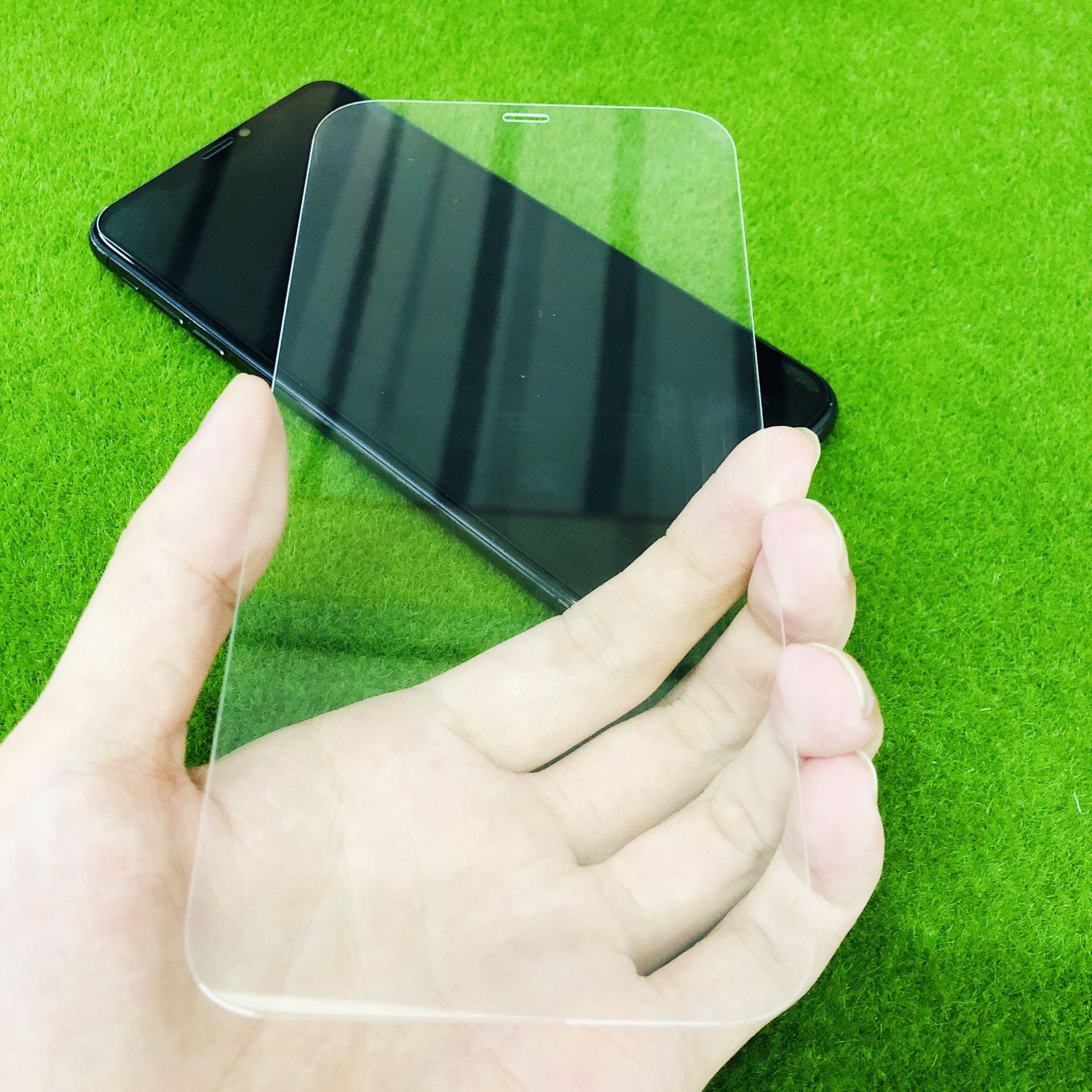 2mm钢化膜苹果12屏下解锁保护贴