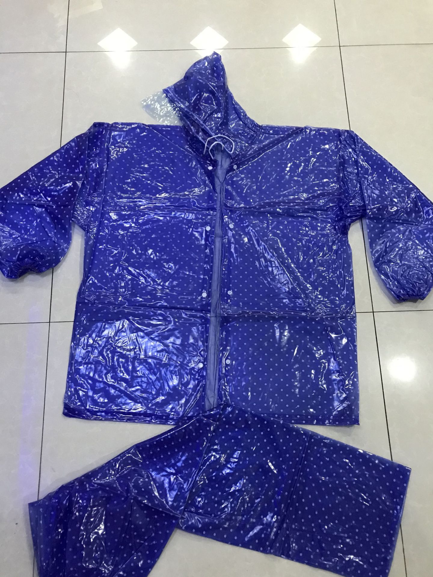 透明水晶套装雨衣.旅游雨衣.厂家直供质量保证