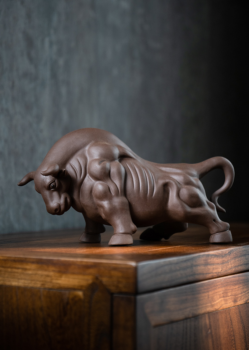 宜兴紫砂茶宠牛气冲天生肖工艺品装饰斗牛摆件雕塑可养