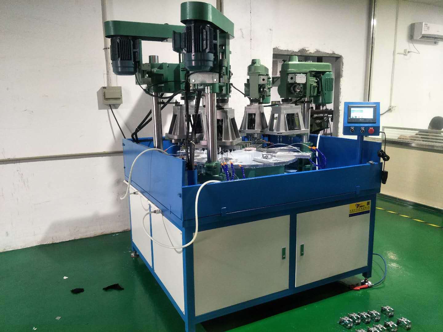 多工位一体自动钻孔攻牙机/数控机床钻孔攻牙机 钻孔攻牙机 定制