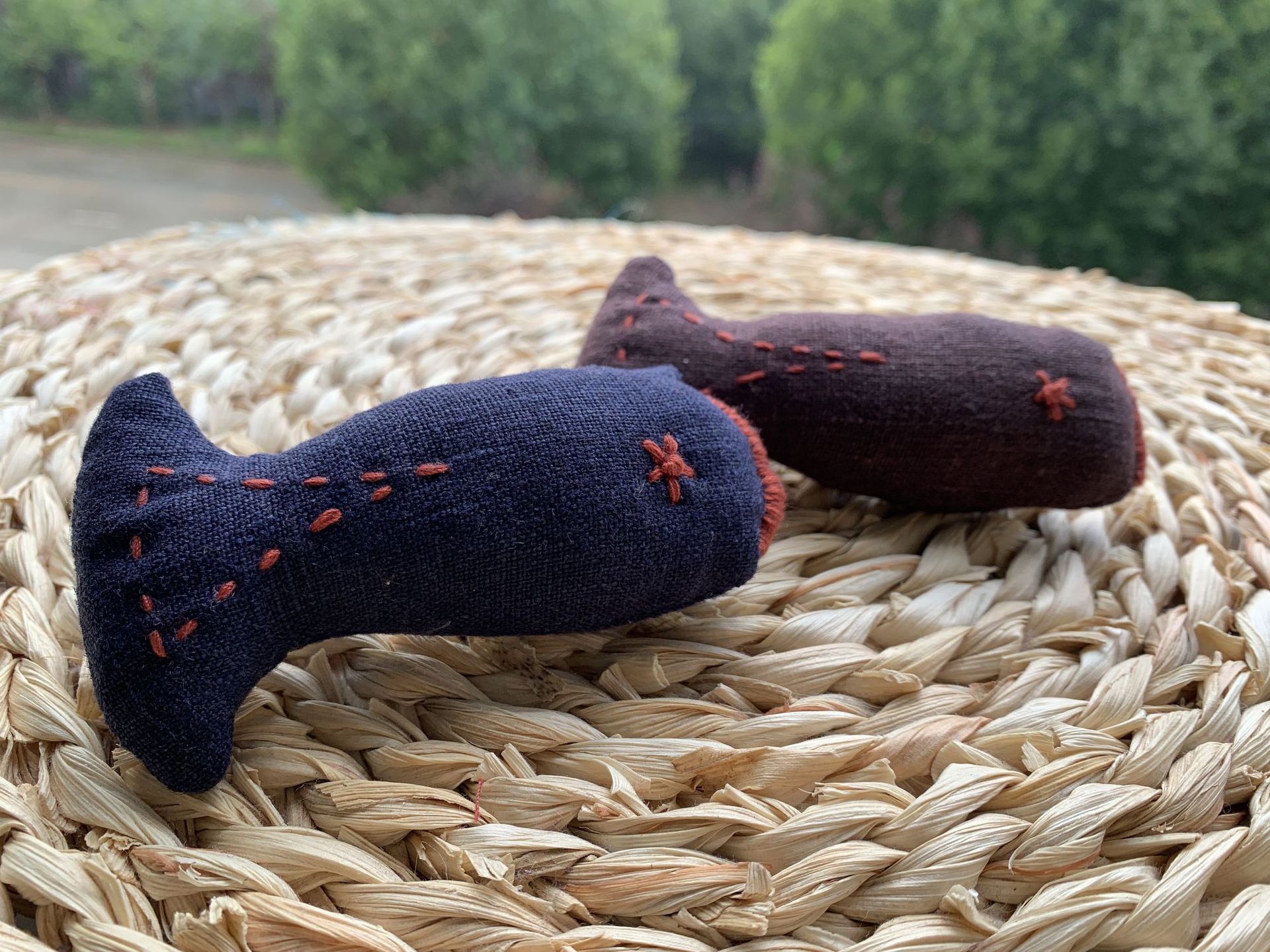 大小姐/原创亚麻纯手工缝制布鱼民族风个性布艺小鱼胸针挂件包饰