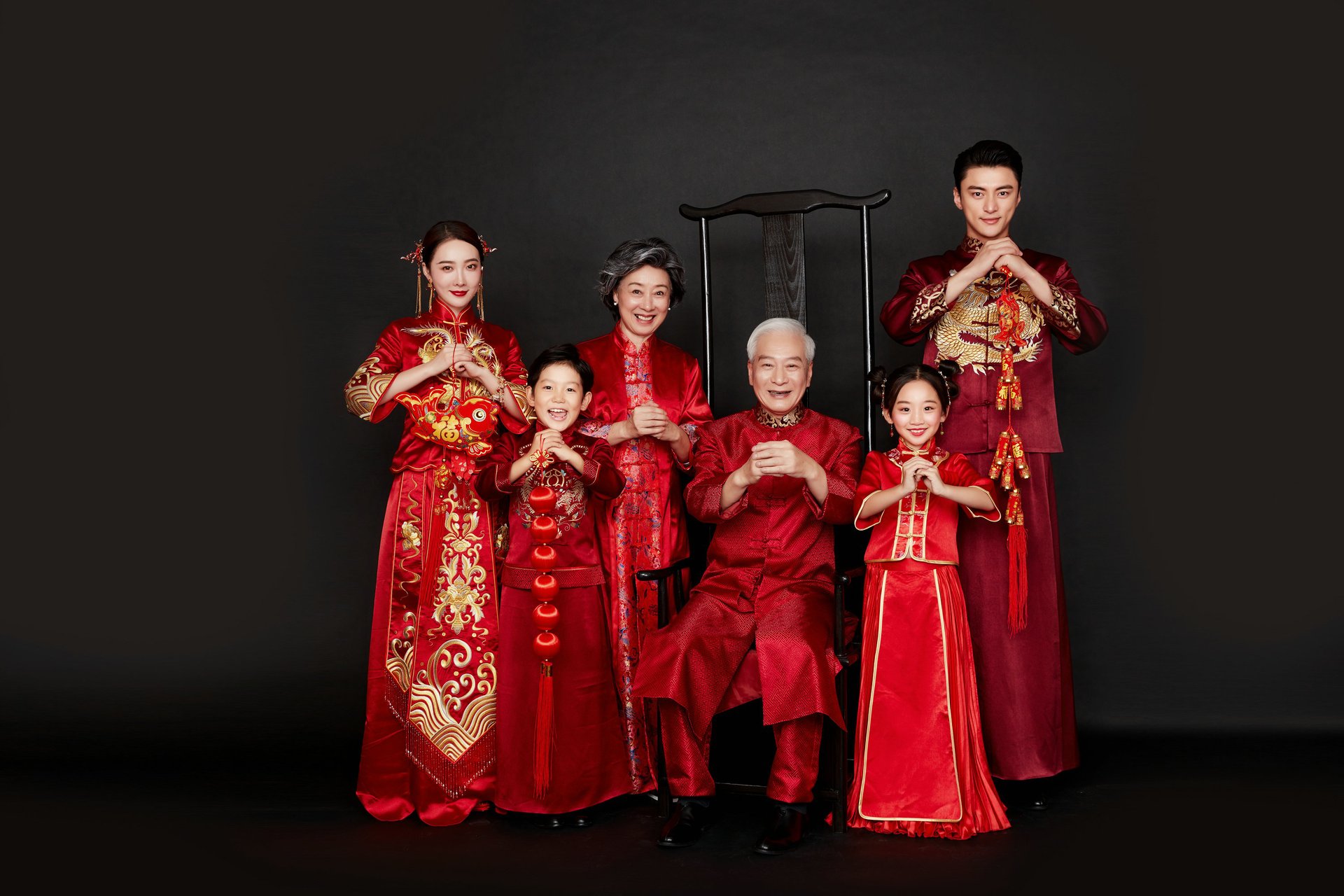 全家福摄影服装儿童摄影亲子服装中国红影楼服饰一家六口拍照服装