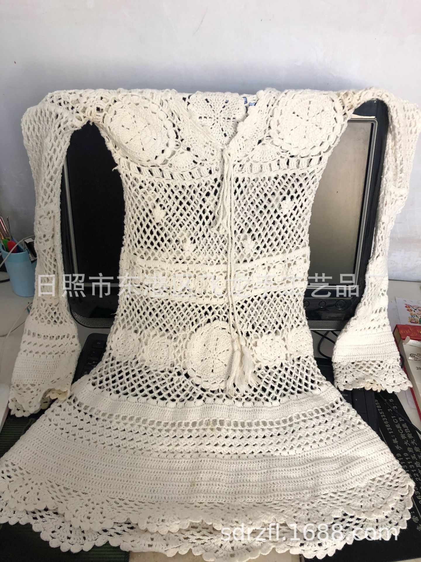 供应钩针衣，手钩衣服。手工钩编棉线钩花衣服。款式新，品种全