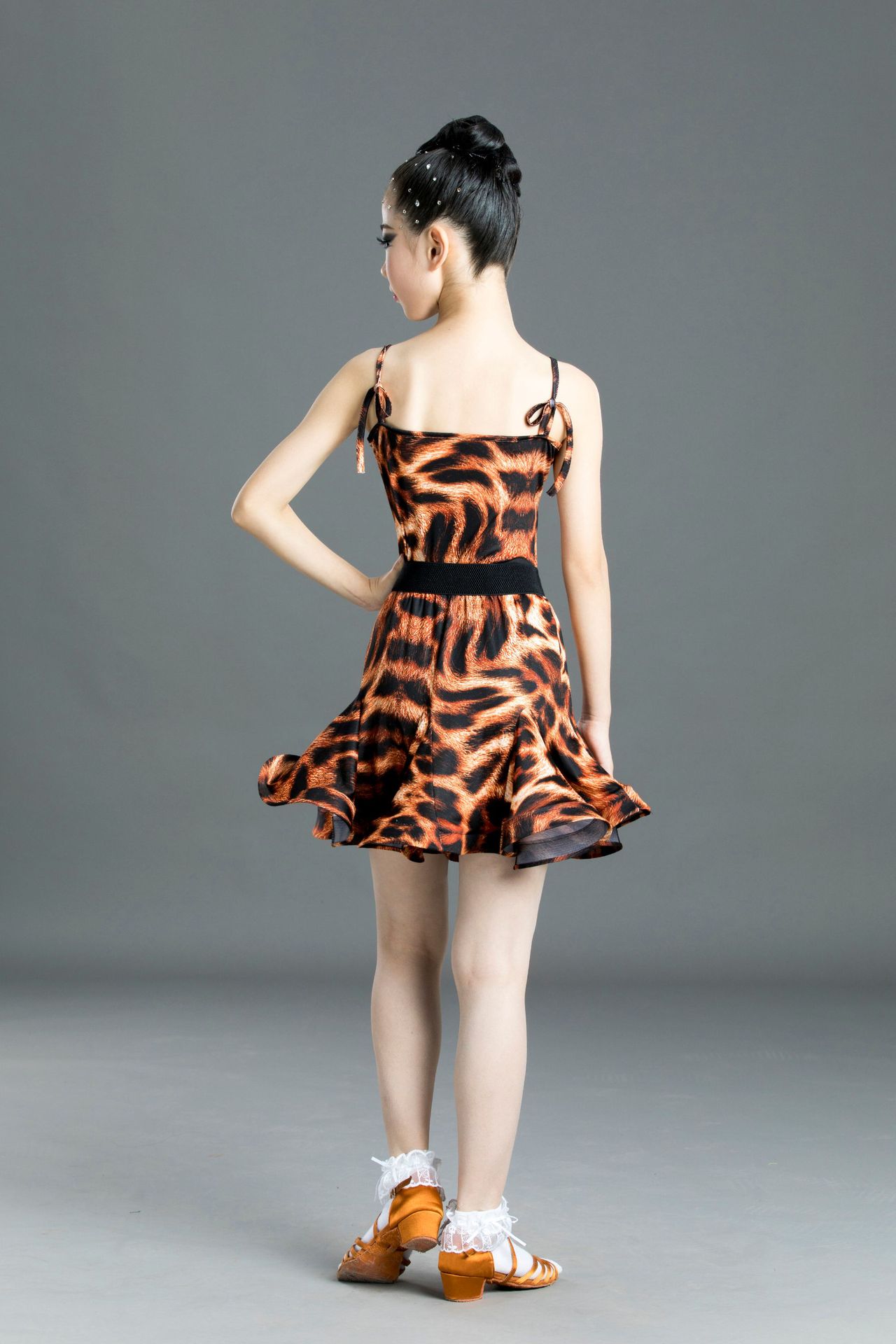 儿童拉丁舞服春夏季女童豹纹分体拉丁裙少儿练功比赛舞蹈演出服装-阿